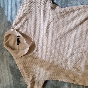 Jeanne Pierre white ribbed v-neck crop top, 100%cotton, in excellent condition